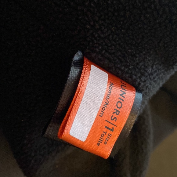 Kombi Winter Beenie Pom Pom Hat - Picture 4 of 6